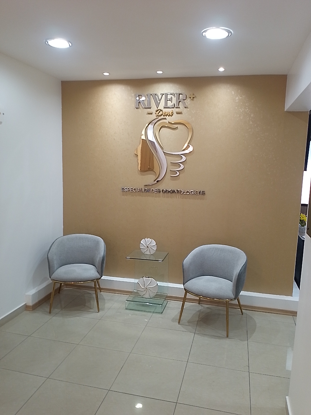 Instalaciones de Clínica Dental RIVER DENT
